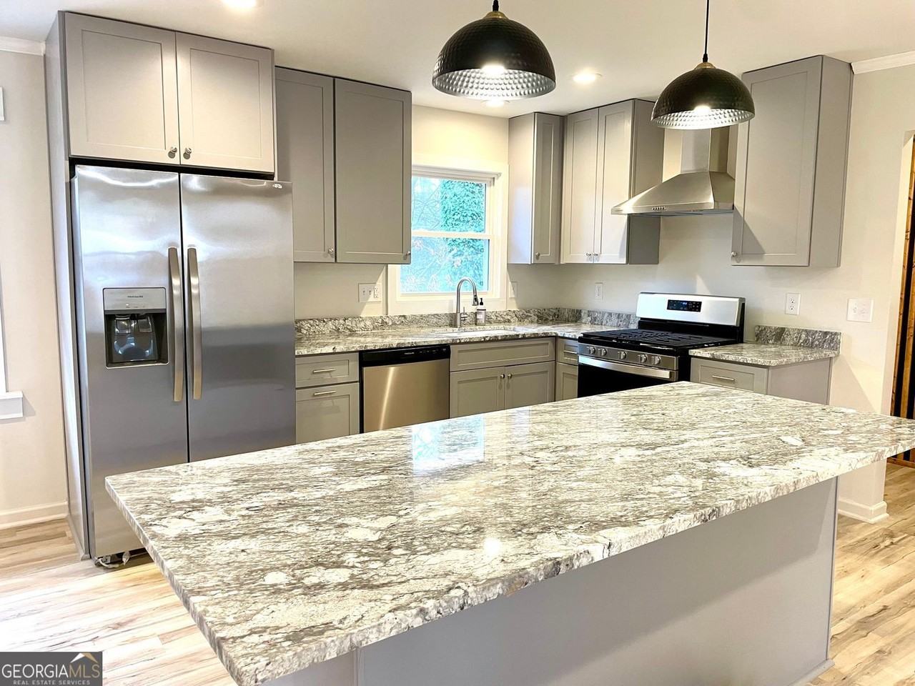 2272 Collier Drive - Photo 3 of 18