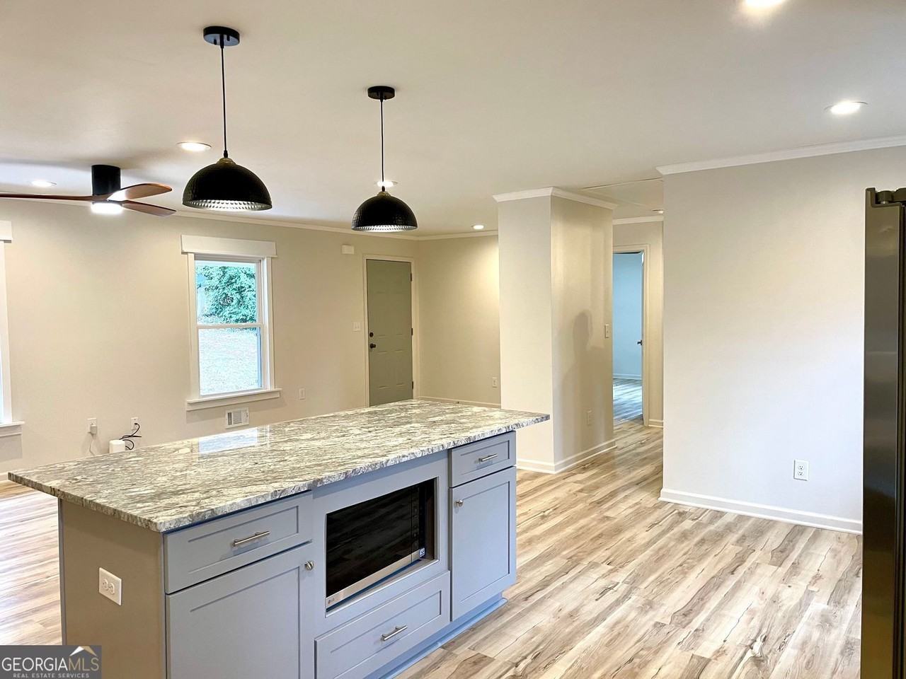 2272 Collier Drive - Photo 4 of 18