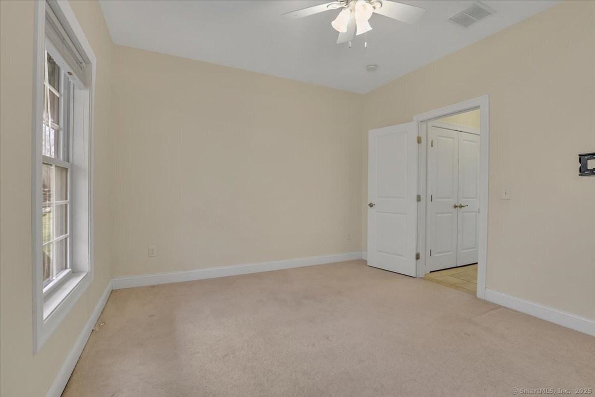 28 Armstrong Rd Apt C18 - Photo 7 of 26