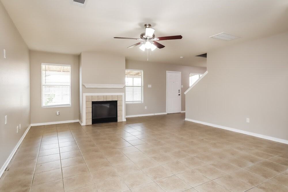 1826 Live Oak Hill St - Photo 4 of 17