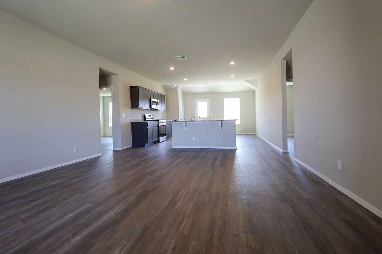 1407 E Honolulu Pl - Photo 3 of 28