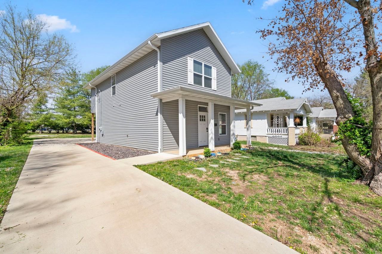 1041 E Delmar St - Photo 3 of 36