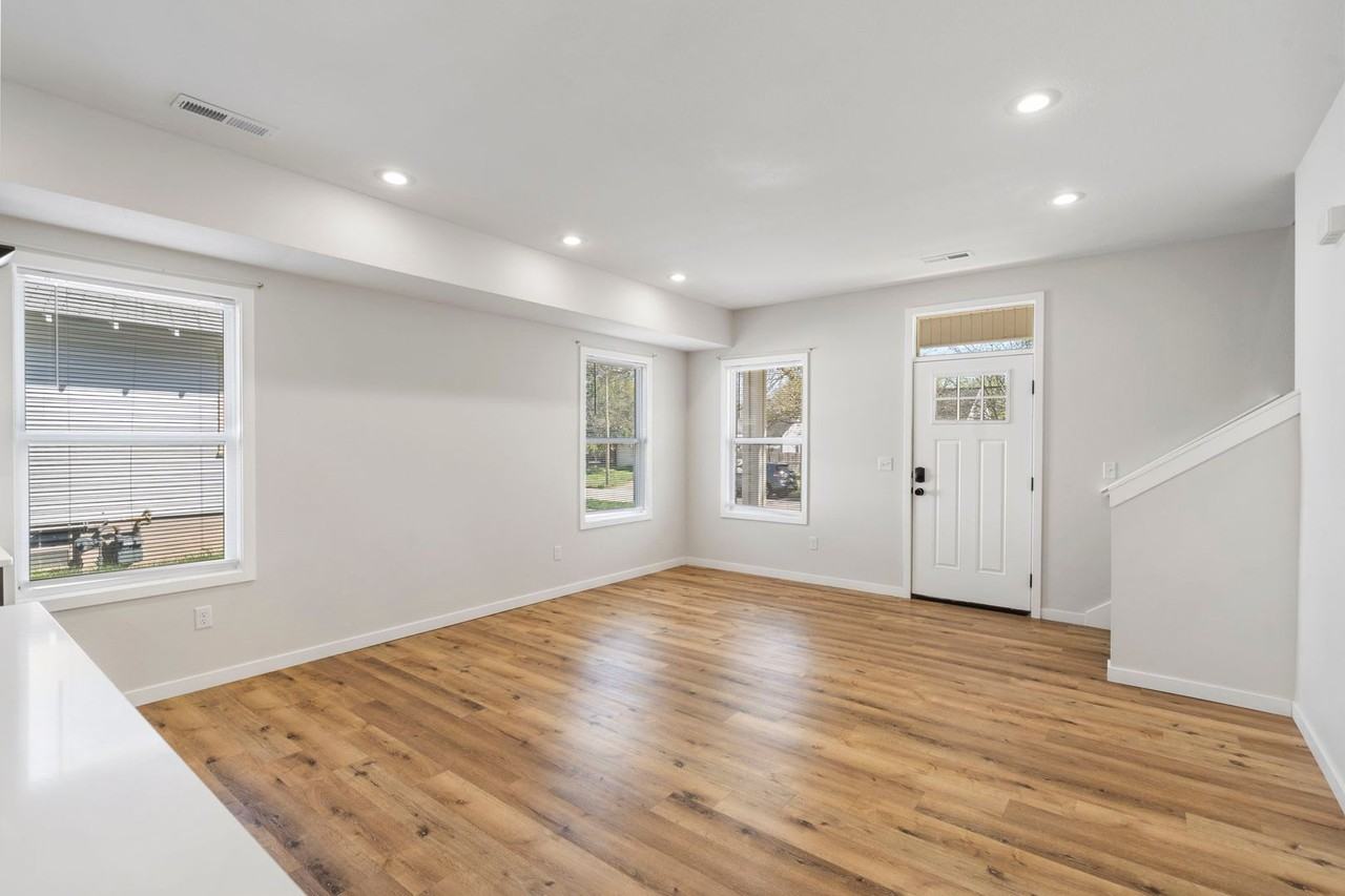 1041 E Delmar St - Photo 6 of 36