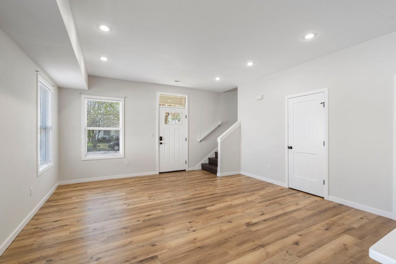 1041 E Delmar St - Photo 7 of 36