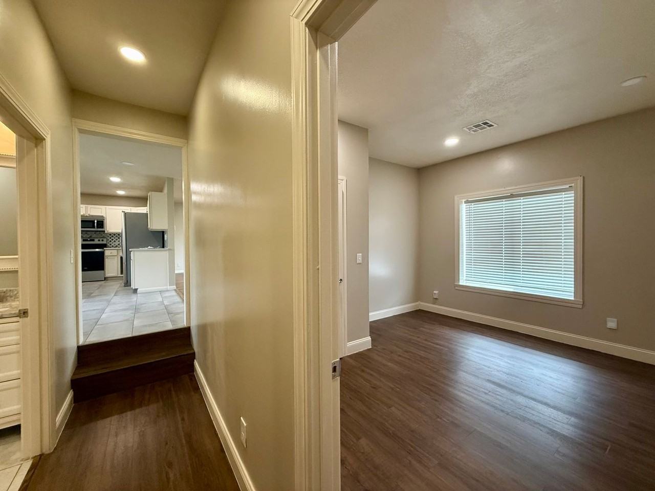 5762 N Armstrong St - Photo 7 of 26