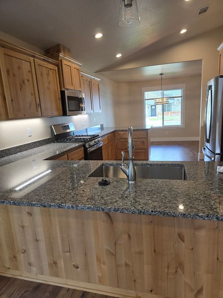 2941 Naples Dr - Photo 6 of 23
