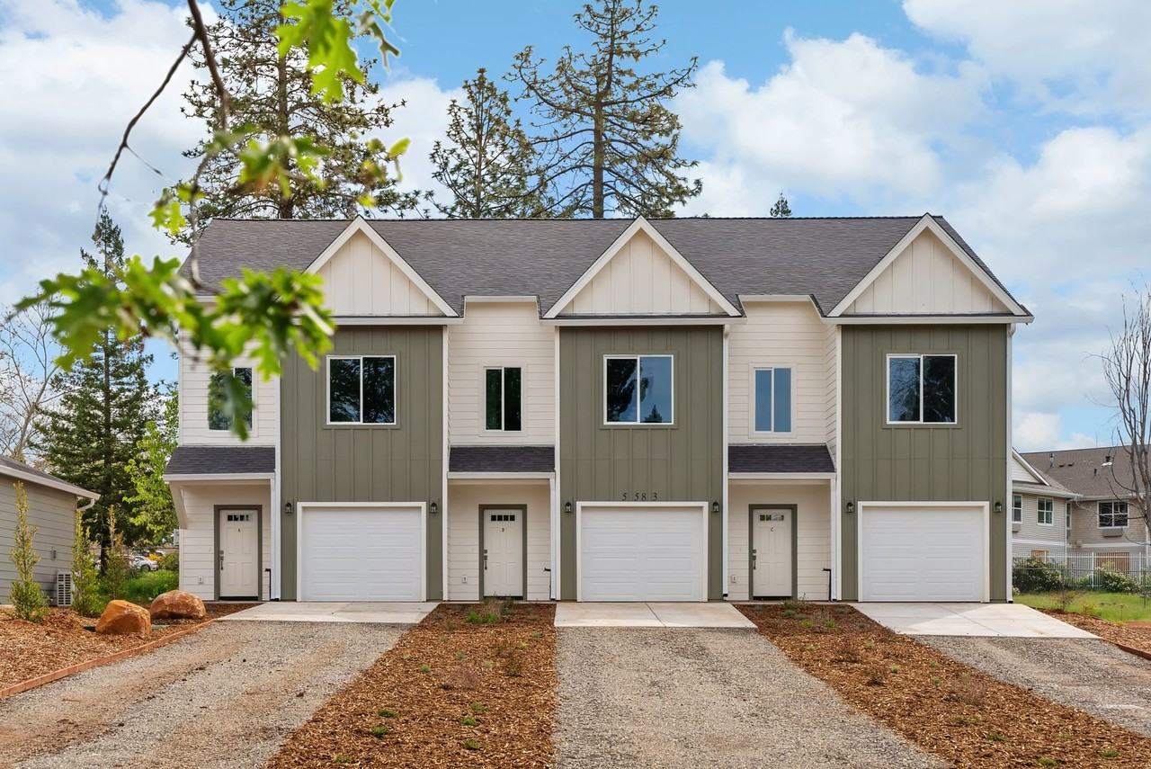 5583 Linrich Lane - Photo 2 of 20