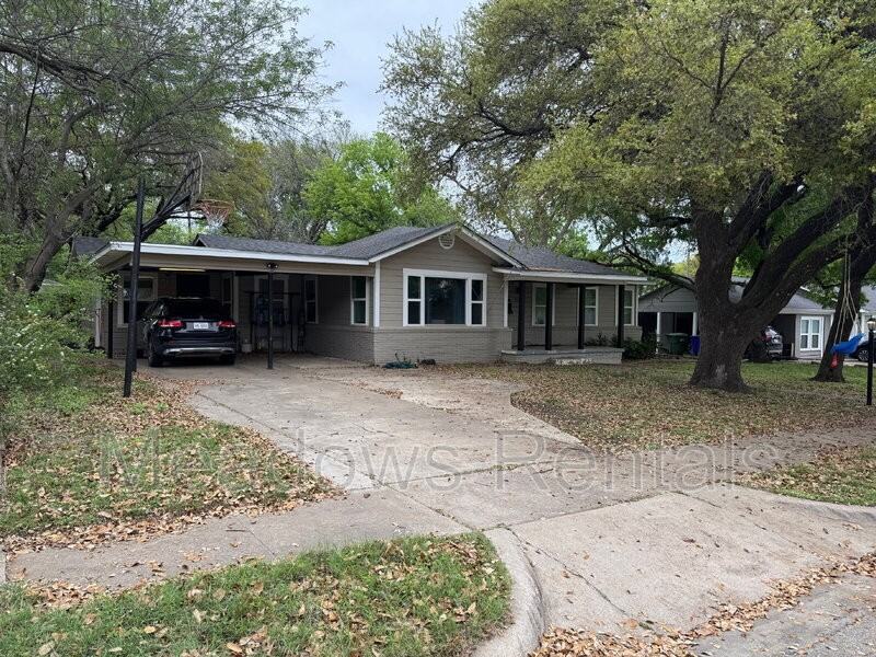 4011 Austin Ave - Photo 2 of 9