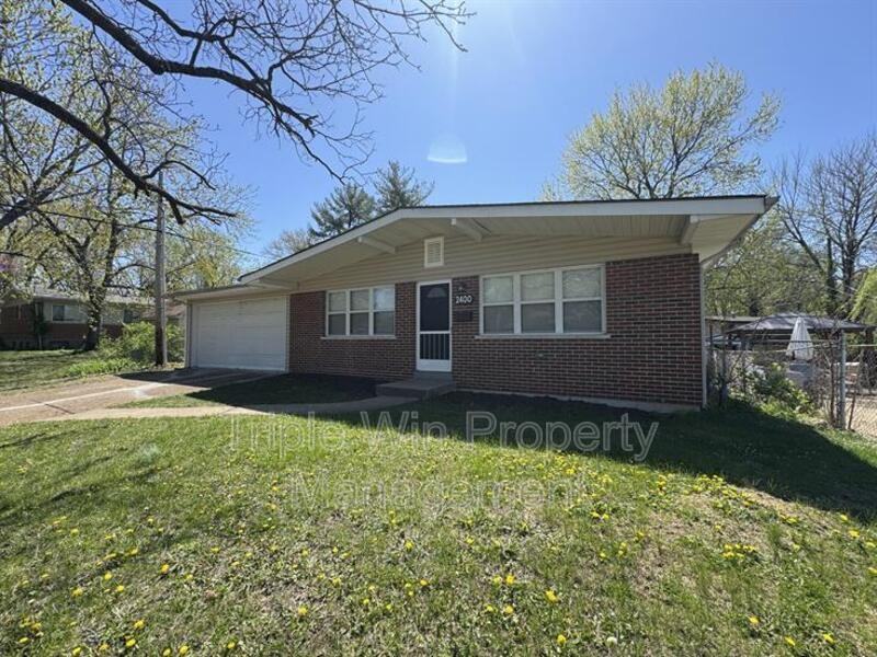 2400 Bluegrass Ln - Photo 2 of 46