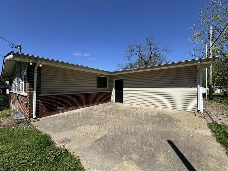 2400 Bluegrass Ln - Photo 3 of 46