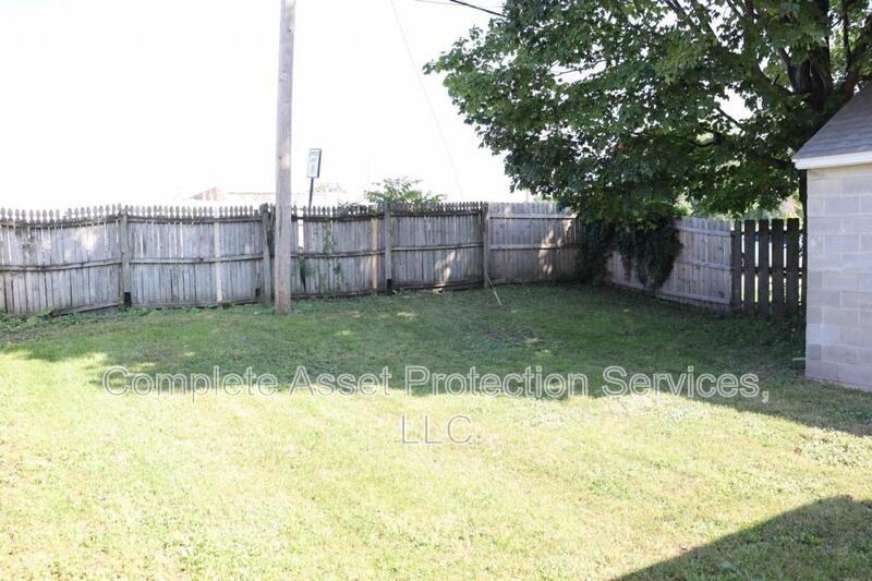 307 Washington St - Photo 2 of 17