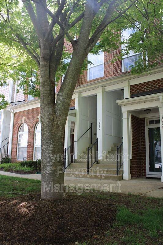 1005 Treeland Way - Photo 2 of 44