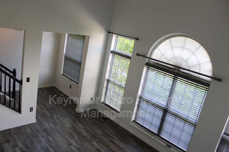 1005 Treeland Way - Photo 6 of 44