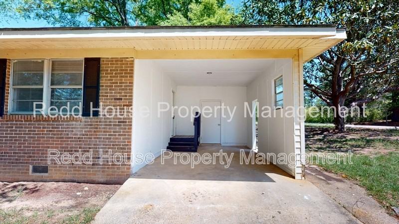 502 Fitzsimmons St - Photo 3 of 23