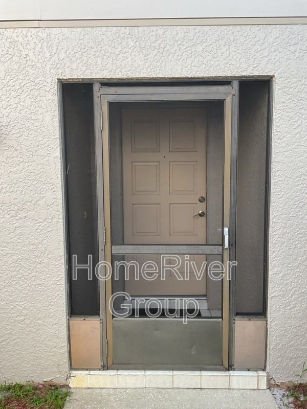 5508 Salem Square Dr S - Photo 3 of 29