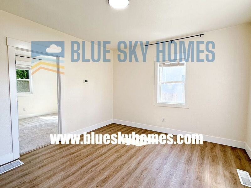 320 S Chestnut St - Photo 3 of 11