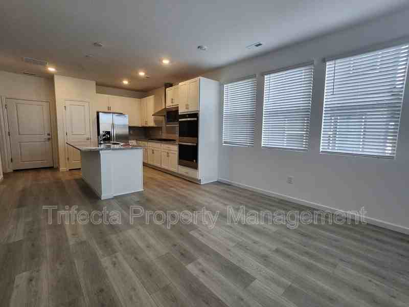 1915 Zephyr Rd - Photo 4 of 29