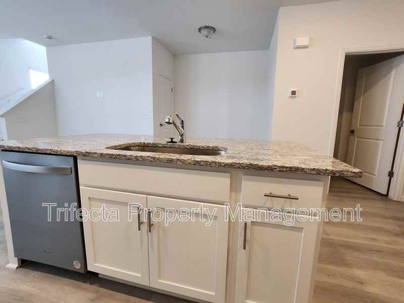 1915 Zephyr Rd - Photo 7 of 29