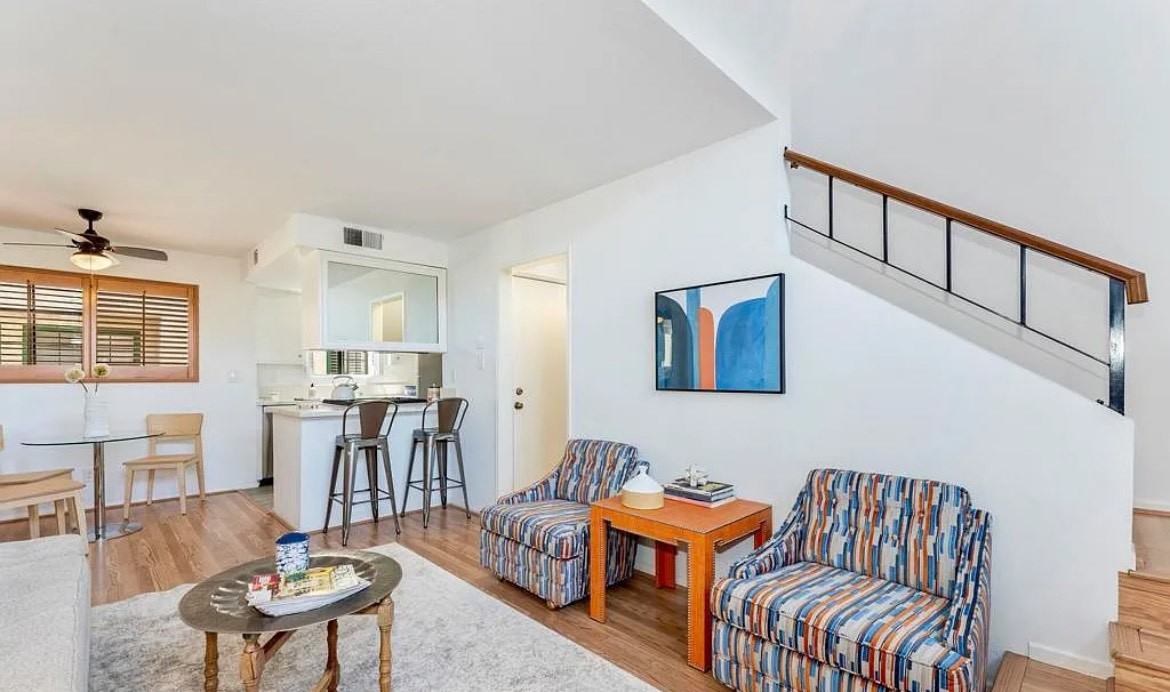 170 N Sierra Bonita Ave - Photo 2 of 9