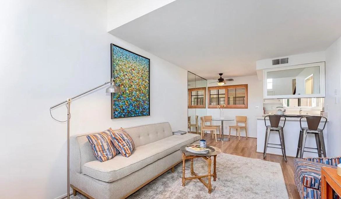 170 N Sierra Bonita Ave - Photo 3 of 9