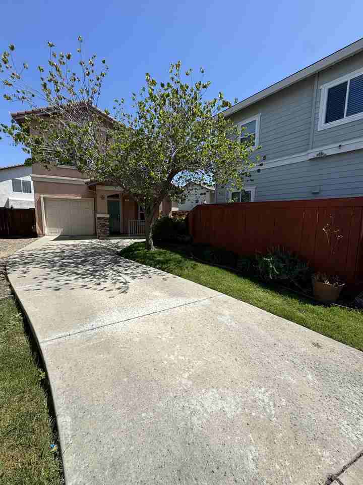 17 Hertford Cir - Photo 2 of 24