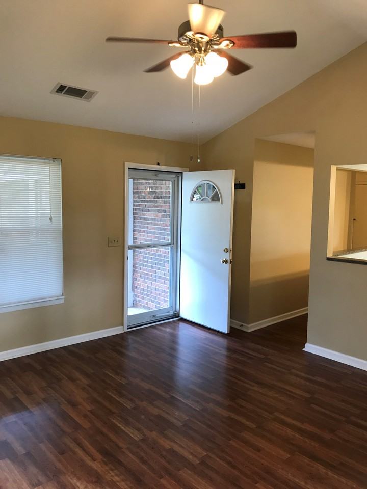 912 Spruce Ct - Photo 2 of 20