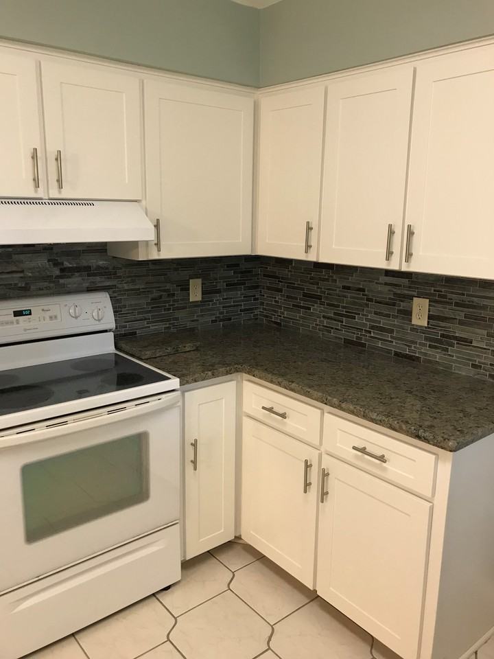 912 Spruce Ct - Photo 7 of 20