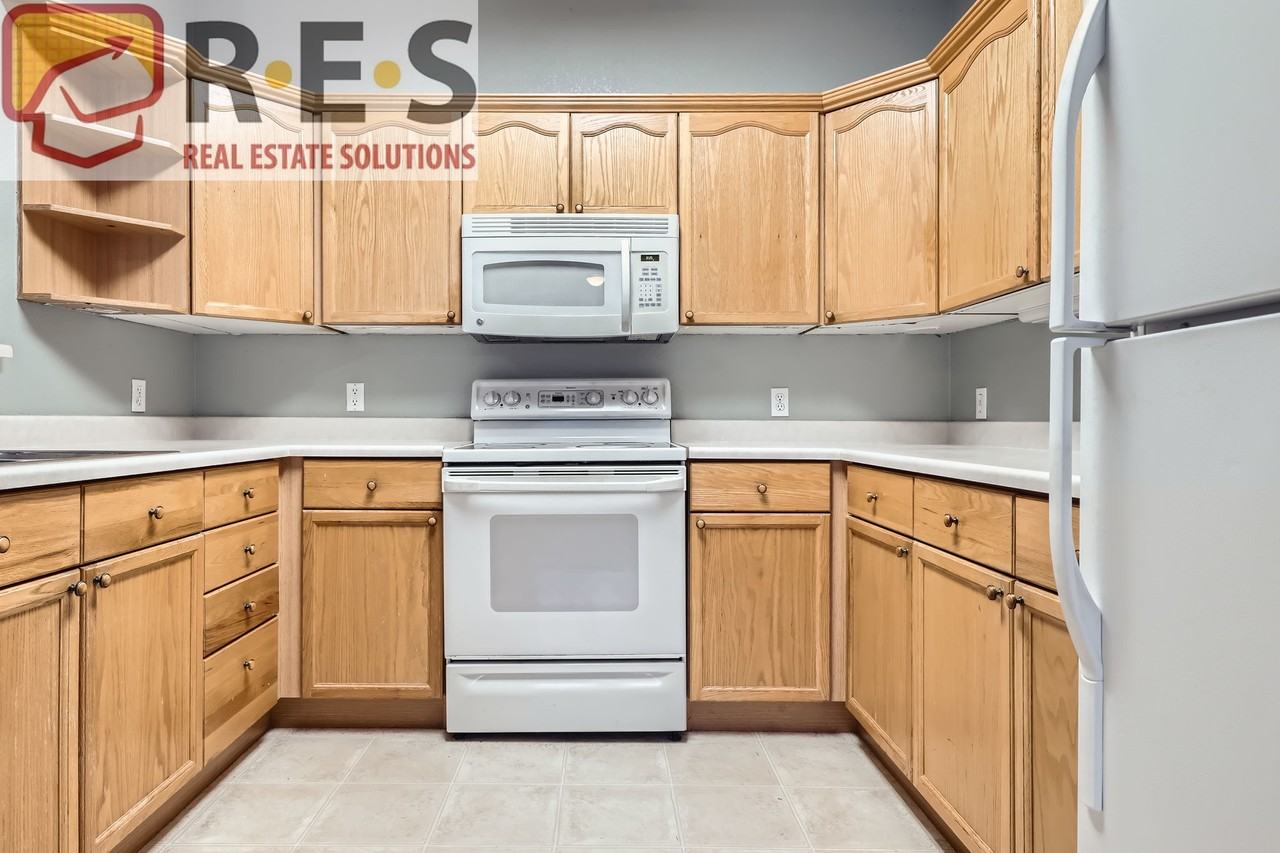 8358 S Independence Cir #101 - Photo 5 of 28