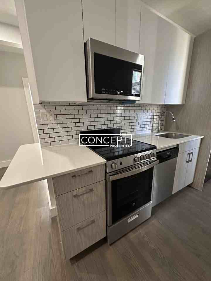 11 Peterborough St #25CP - Photo 2 of 26