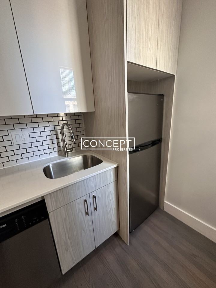 11 Peterborough St #25CP - Photo 3 of 26