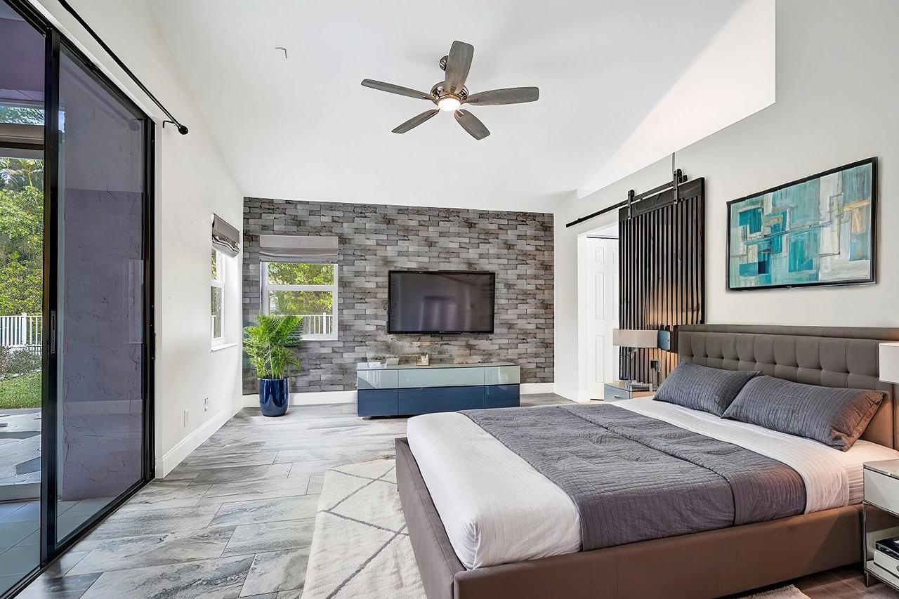 8062 Cassia Dr - Photo 2 of 29