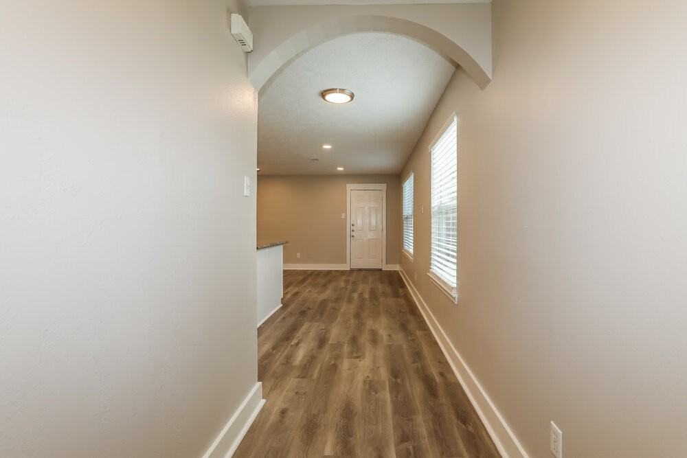 32118 Decker Oaks Dr - Photo 3 of 16