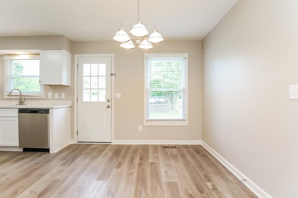 1506 River Rock Blvd - Photo 4 of 16