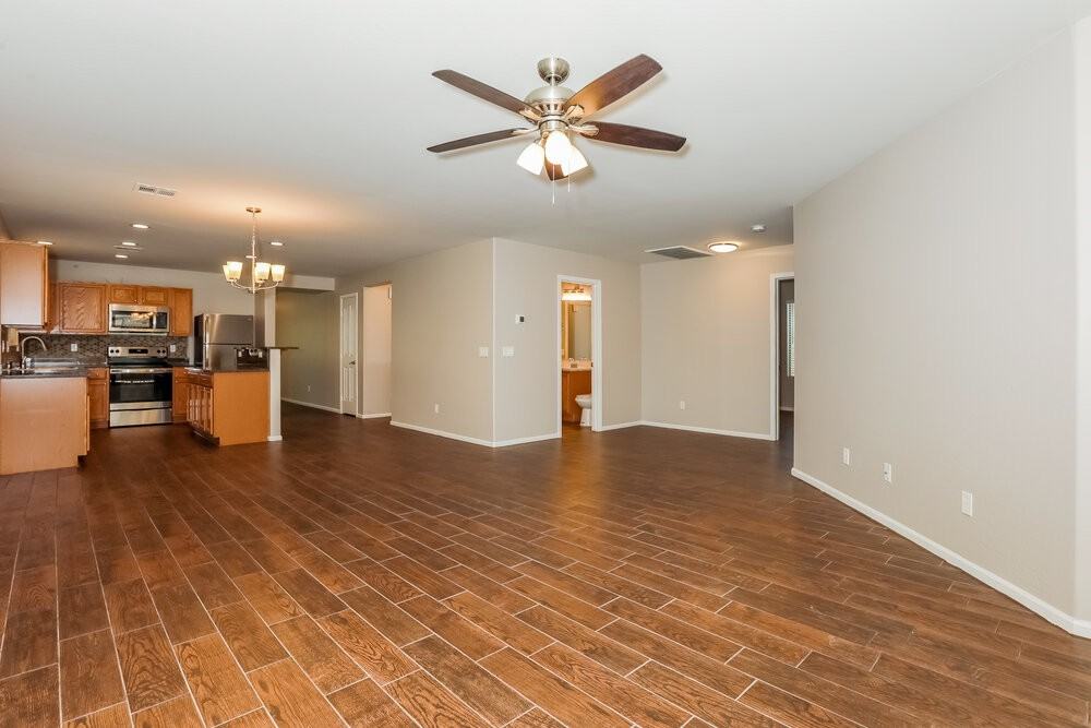 1084 S Olympic Dr - Photo 6 of 16