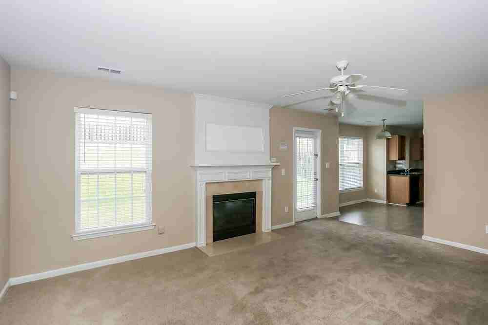 11038 Treebranch Dr - Photo 4 of 15