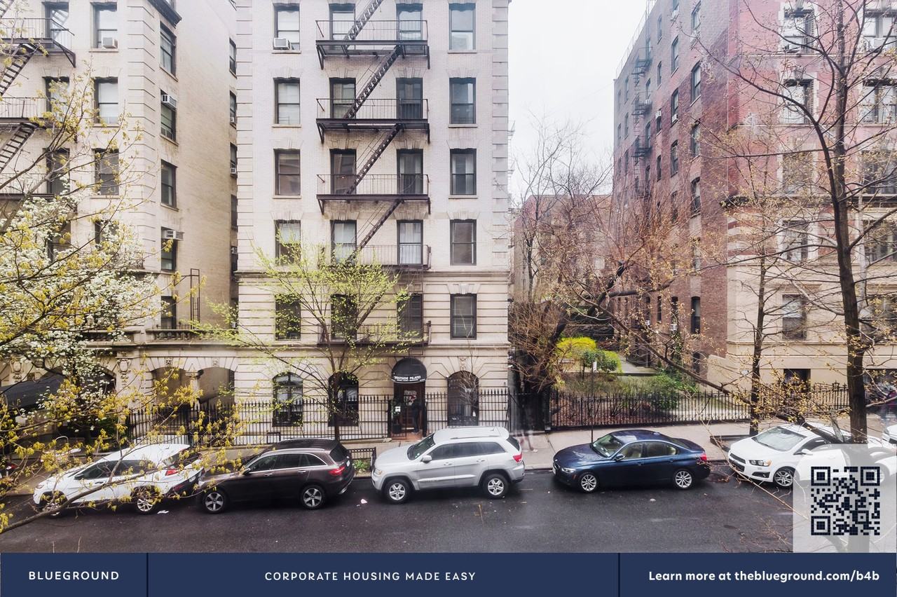 226 W 97th St #1823 - Photo 5 of 19