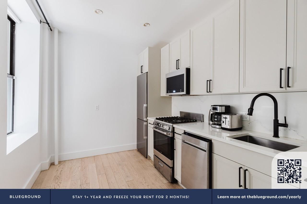 226 W 97th St #1823 - Photo 7 of 19