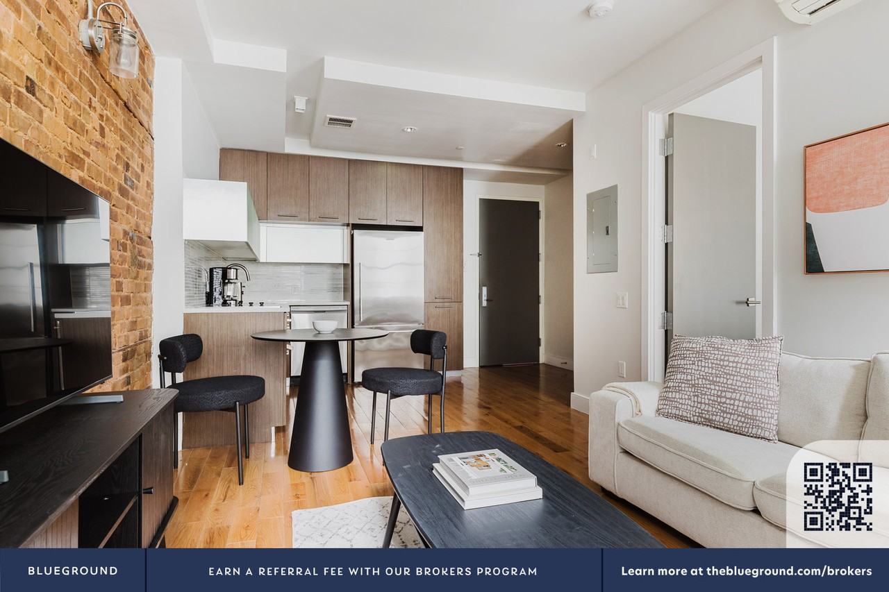 72 Willoughby Street - Photo 5 of 25