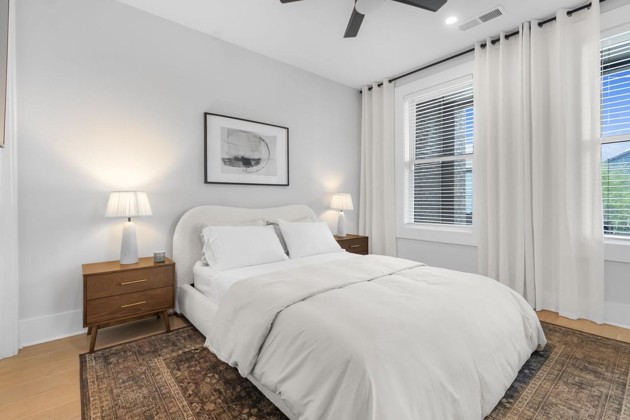 798 Bender St Sw #1075536P - Photo 3 of 18