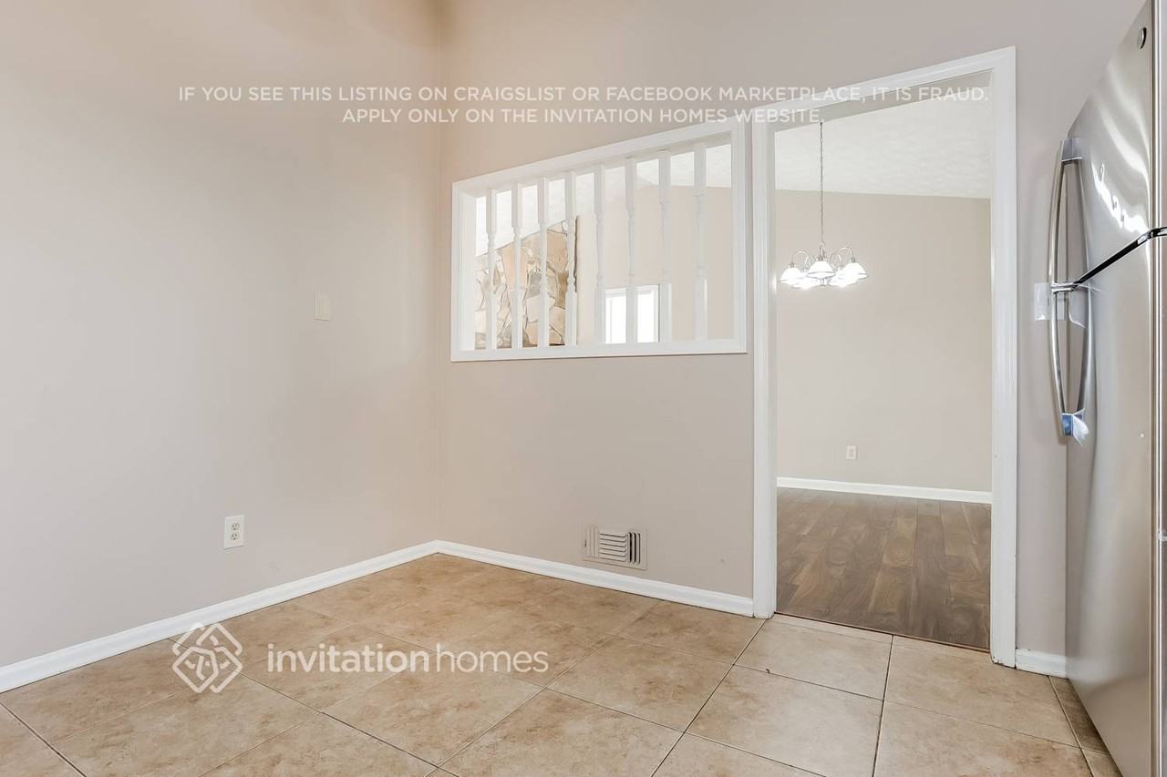 520 Club Valley Dr - Photo 3 of 17