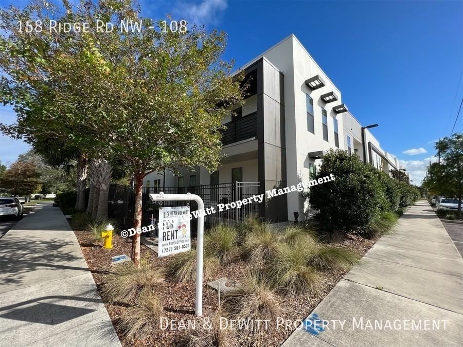 New Luxury Rentals In The Heart of Largo - Photo 2 of 27