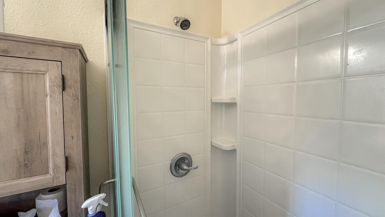 1346 Tallwood St - Photo 7 of 34