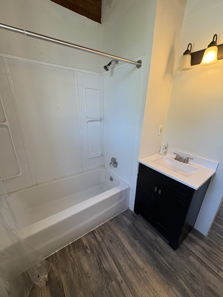 308 S James St - Photo 3 of 5