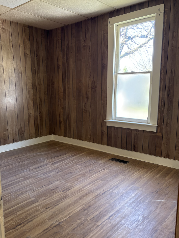 308 S James St - Photo 5 of 5