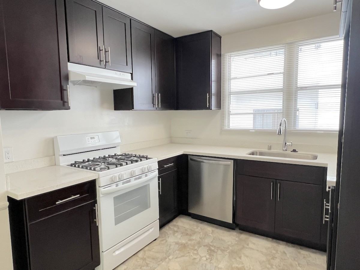 13124 Valleyheart Drive #13124 1/4 - Photo 3 of 6