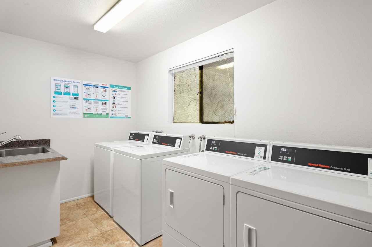 D14 Apartments - Photo 5 of 8