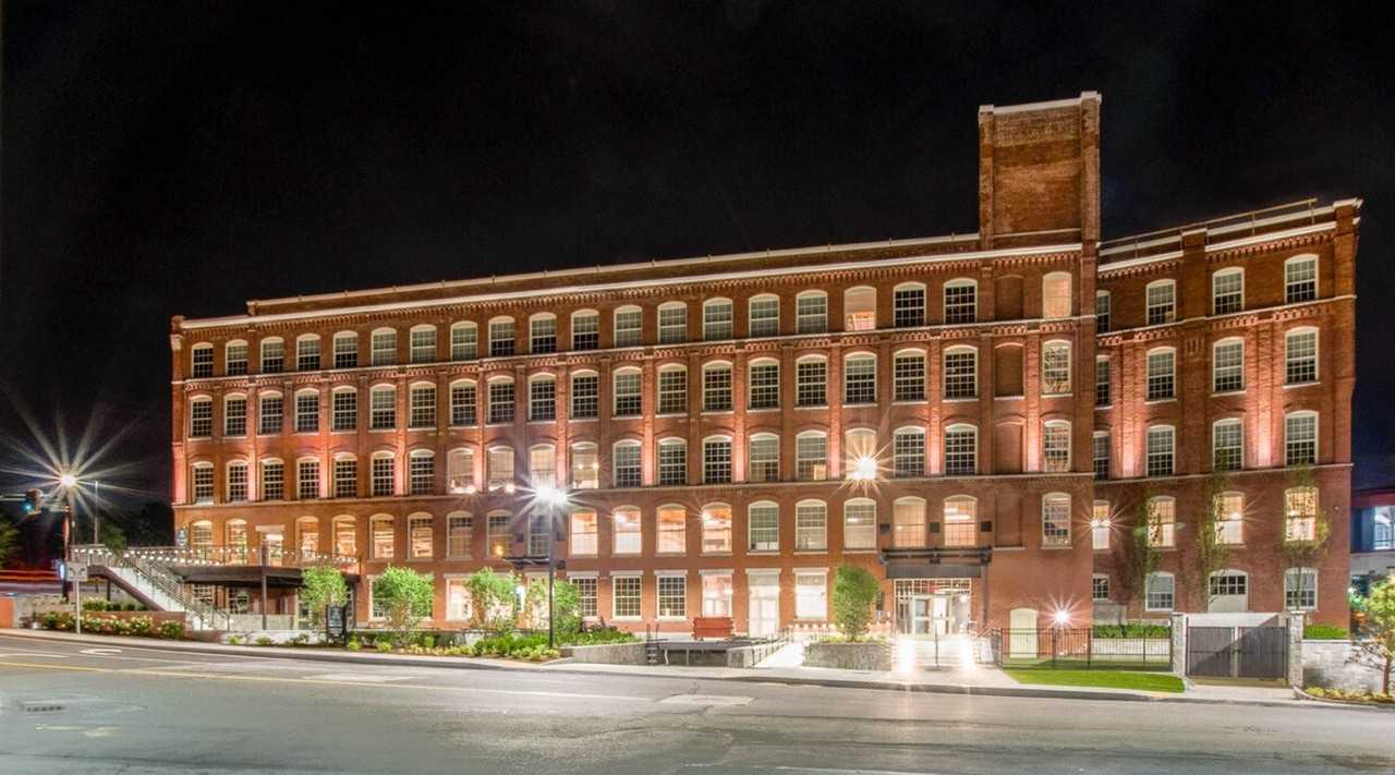 165 Thorndike Street - Photo 4 of 27