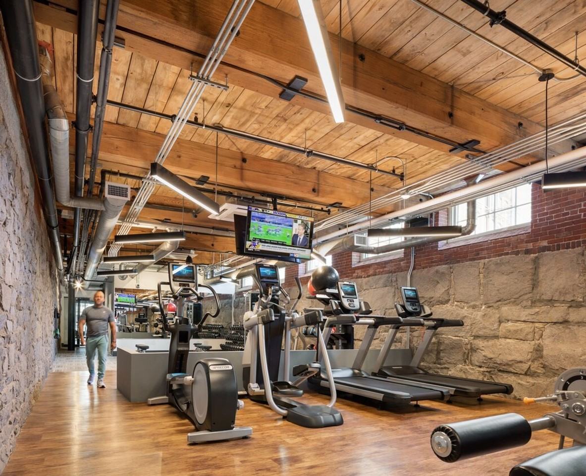 165 Thorndike Street - Photo 5 of 27