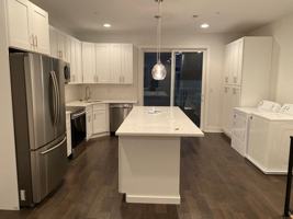 featured image of 419 N Holly St