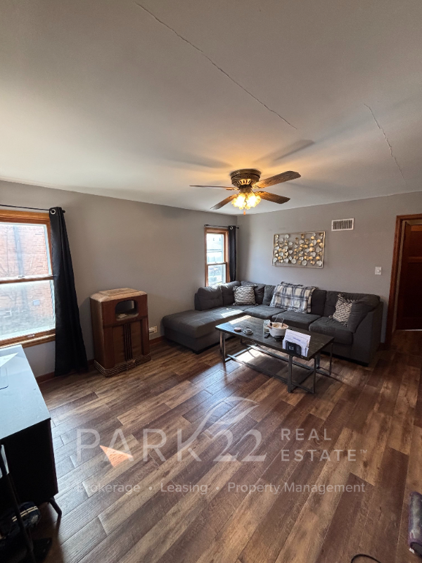 1813 E Norwich Ave - Photo 2 of 20